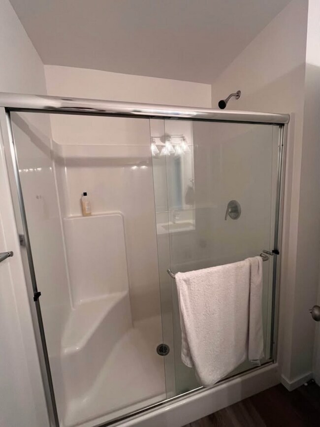 Building Photo - Fully Furnished Short-Term Rental | All Utilities Included |