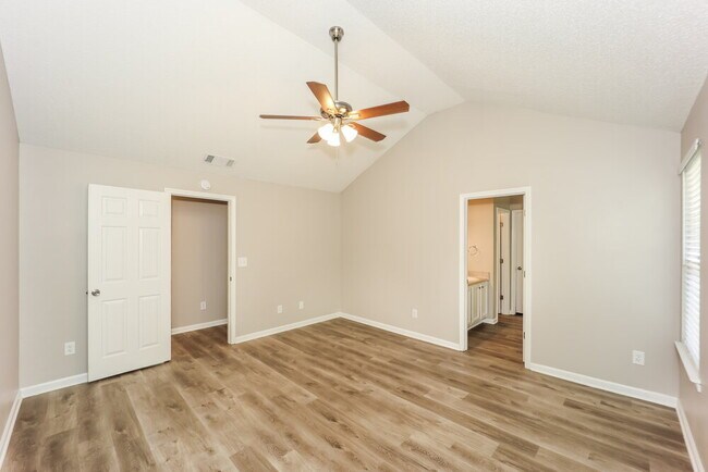 Building Photo - 218 Southwind Ln