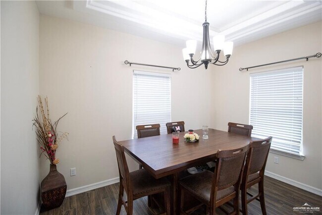 Building Photo - 16 Imperial Oak Dr