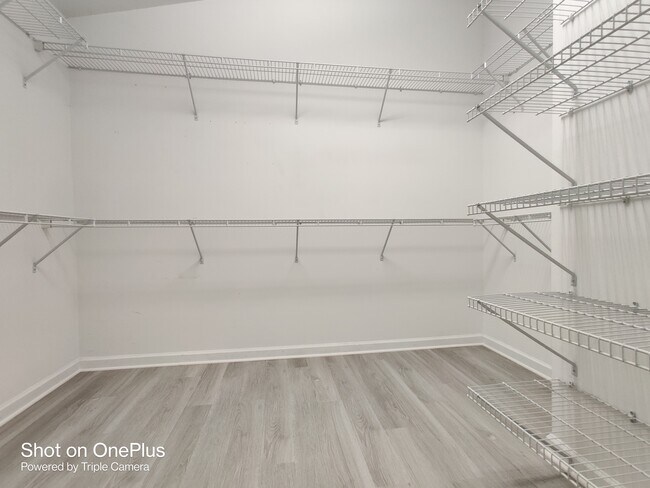 Building Photo - 1352 Fountain Lakes Dr