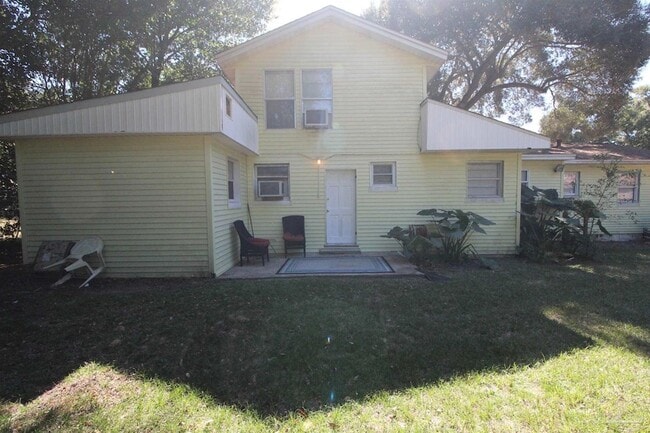 Building Photo - 5 Edgewood Cir