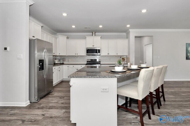 Building Photo - 106 Oak Fletcher Dr