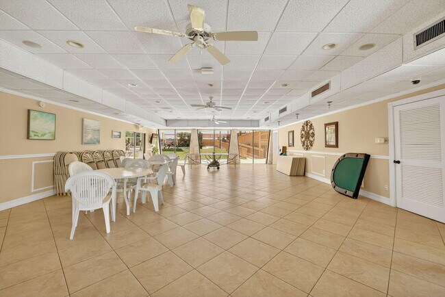 Building Photo - 10680 S Ocean Dr
