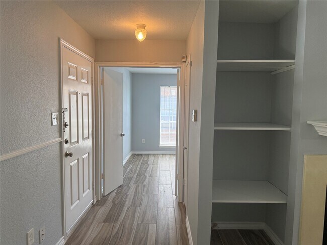 Building Photo - 2626 Holly Hall St