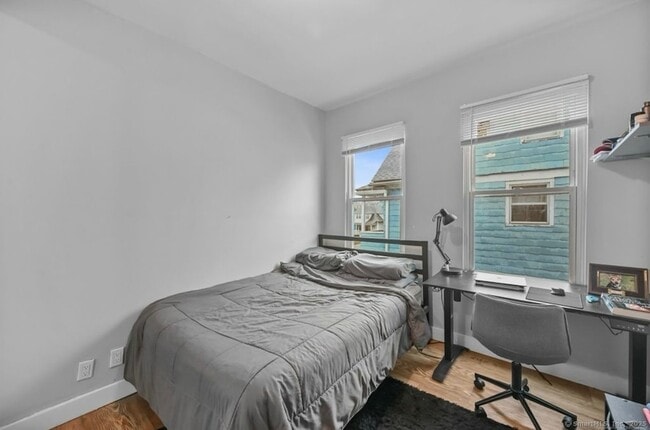 Building Photo - 115 Harborview Ave