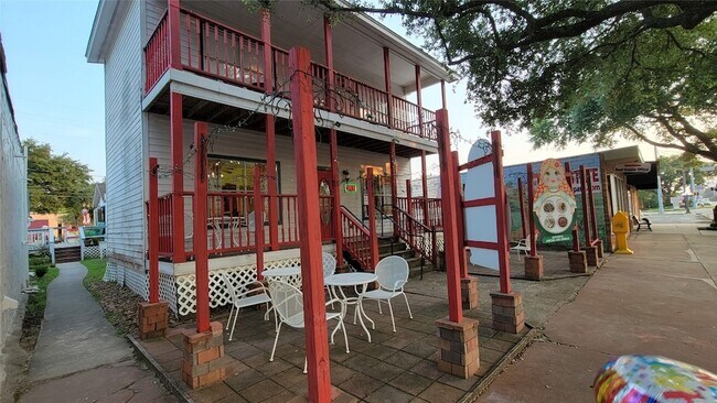 Building Photo - 9835 Willow Creek Commerce Dr