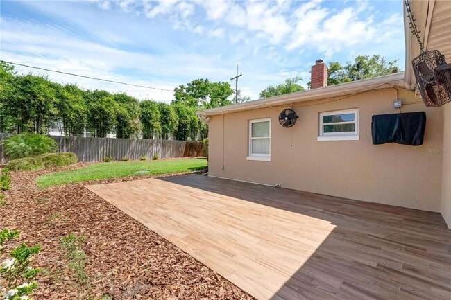 Building Photo - Newly Renovated 3 bedroom 2 bath Winter Pa...