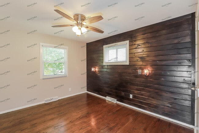 Building Photo - 712 SW 7 St