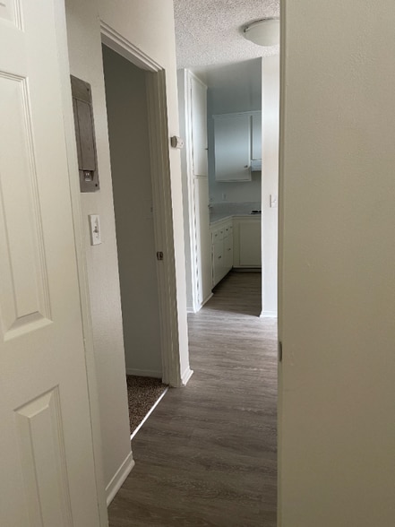 Building Photo - 1590 W Palm Ln