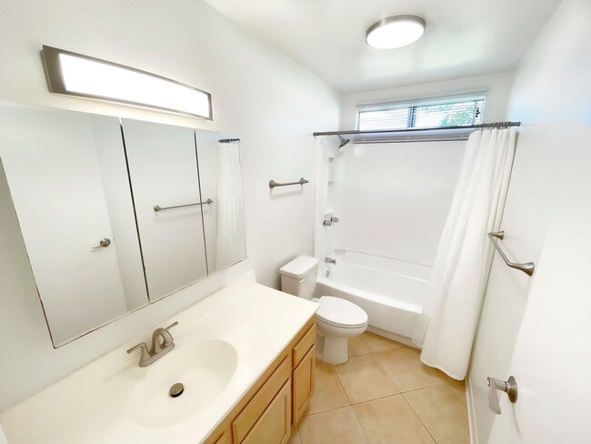 Building Photo - Charming 1-Bedroom/1-Bath - Mililani Mauka...