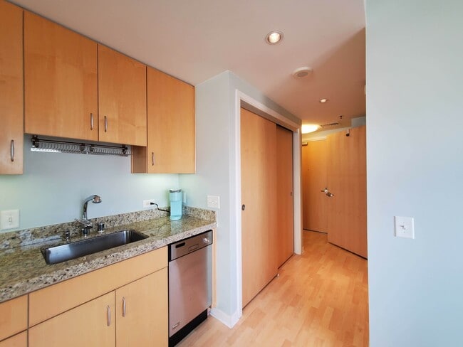 Building Photo - 750 Van Ness Ave