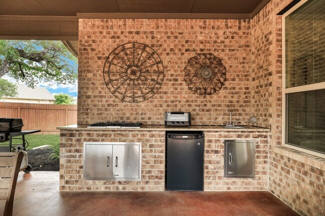 Building Photo - 28565 Willis Ranch