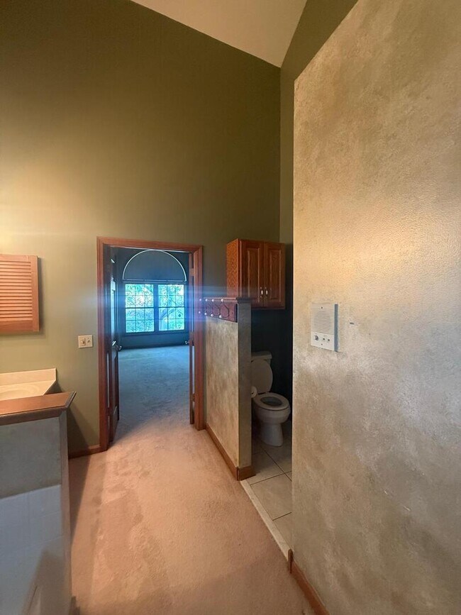 Building Photo - 2286 Brookside Ln