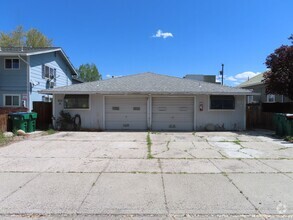 Building Photo - 422 11th St
