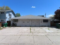 Building Photo - 422 11th St