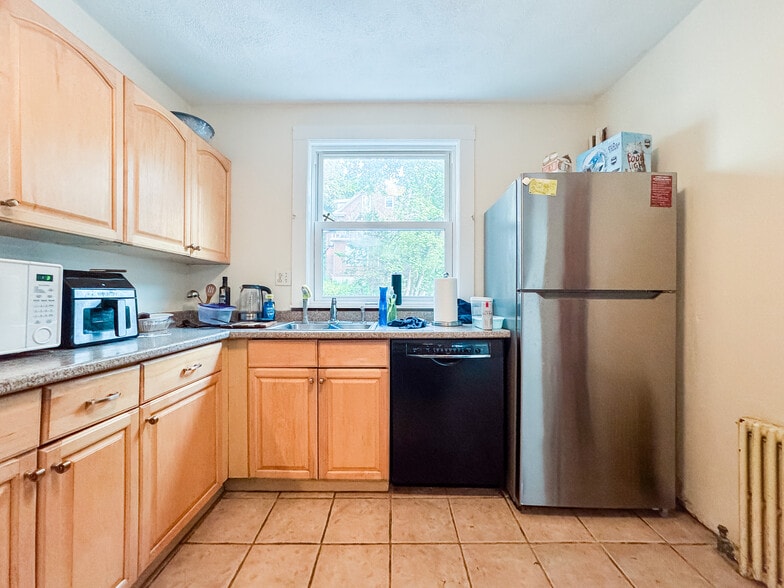 Building Photo - 28 Manet Rd