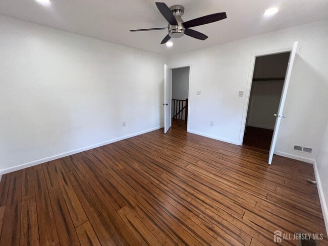 Building Photo - 68 Delancy Ct