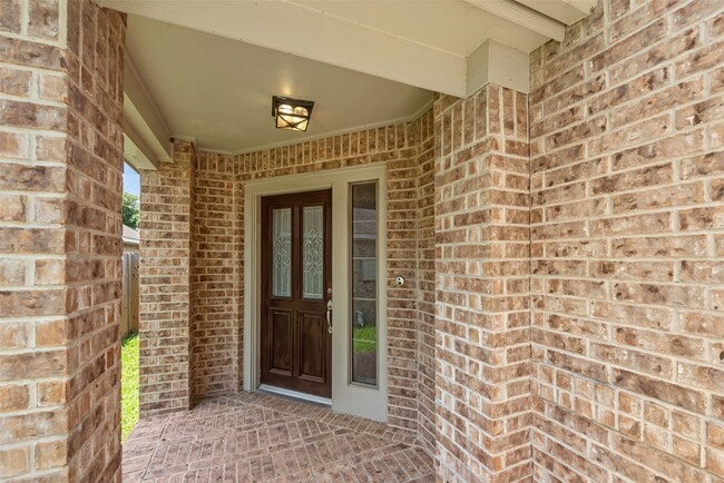 Building Photo - 871 Falling Springs Ln