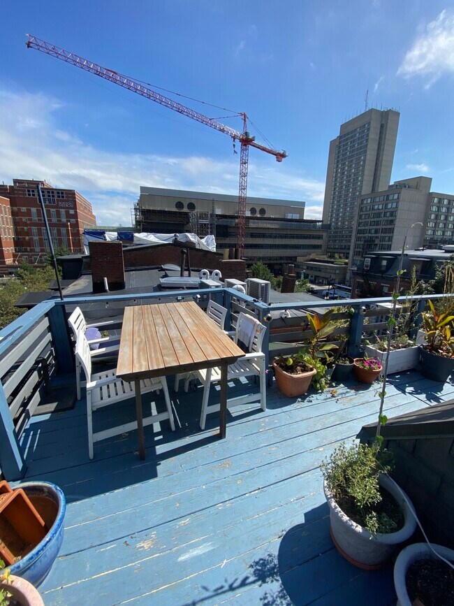 Building Photo - 52 E Springfield St