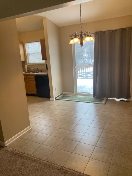 Building Photo - 2883 Donjoy Dr