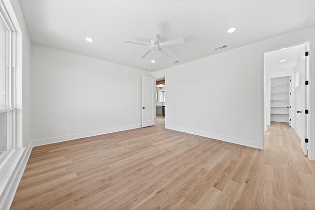 Building Photo - 1326 Morgan's Point Rd