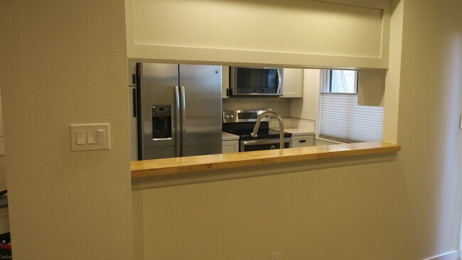 Building Photo - 2979 Shady Holw E