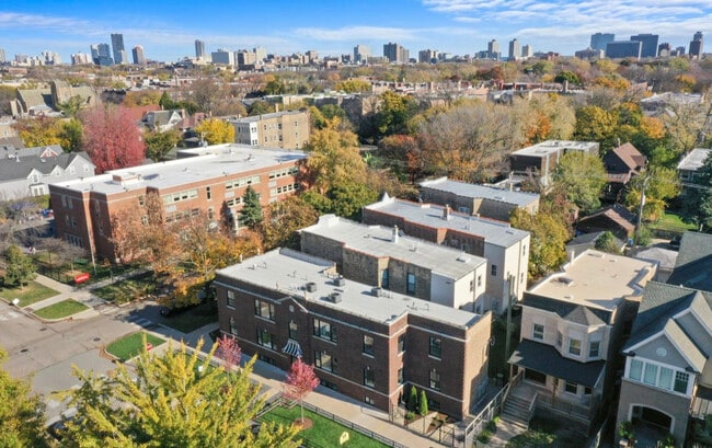 Building Photo - 4153 N Hermitage Ave