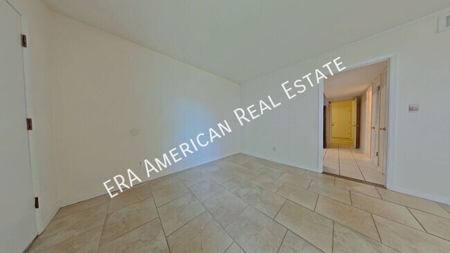 Building Photo - 726 Eglin Pkwy NE