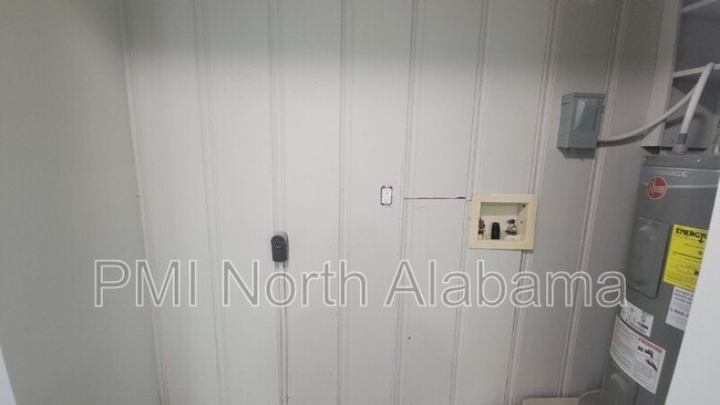 Building Photo - 3901 Newson Rd SW