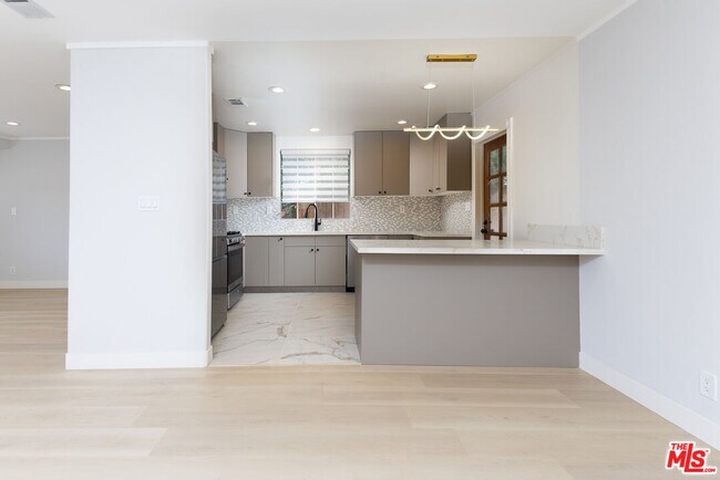 Building Photo - 14843 Morrison St