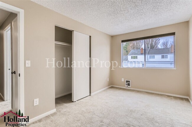Building Photo - 3 bedroom home in a great location of Beav...