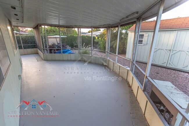 Building Photo - 5706 E Des Moines St