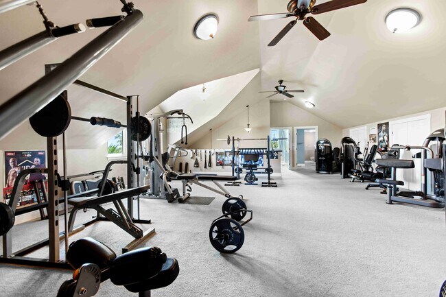 Building Photo - 7211 Bay Crest Rd