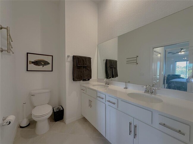 Building Photo - 14257 Heritage Landing Blvd