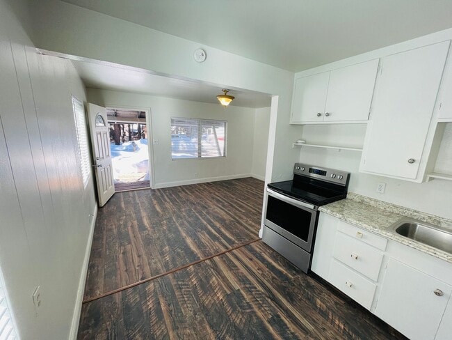 Building Photo - 2 bed 1 bath unit for rent in South Lake T...