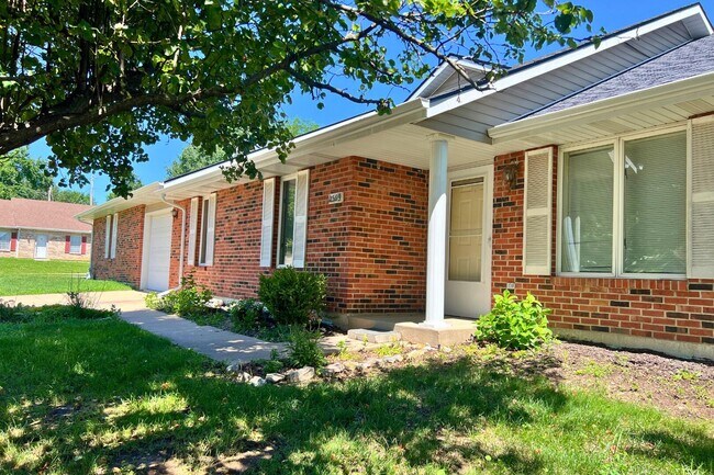 Building Photo - 2509 Hollyhock Dr
