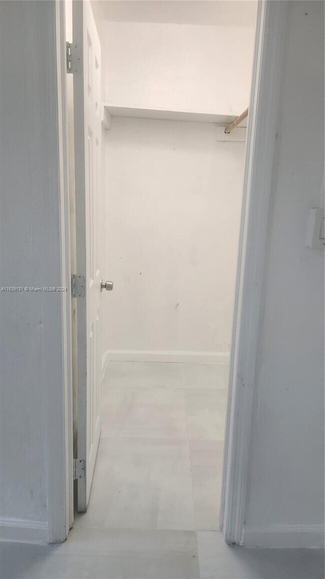 Building Photo - 1049 NW 95th St