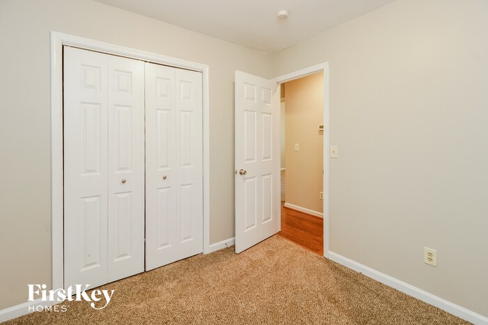 Building Photo - 2417 Quaker Landing Rd