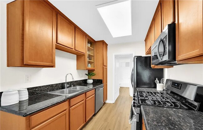 Building Photo - Nestled within the tranquil Creekside Vill...