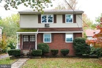 Building Photo - 414 Lees Ave