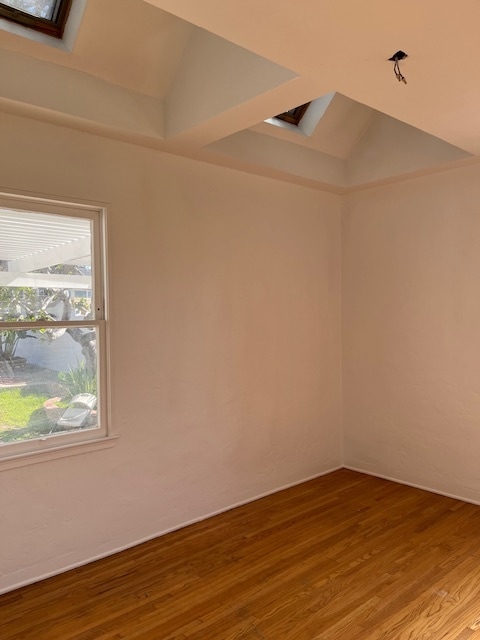 Room 1 - 1170 W Summerland Ave