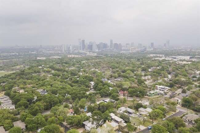 Building Photo - 2003 Melridge Pl