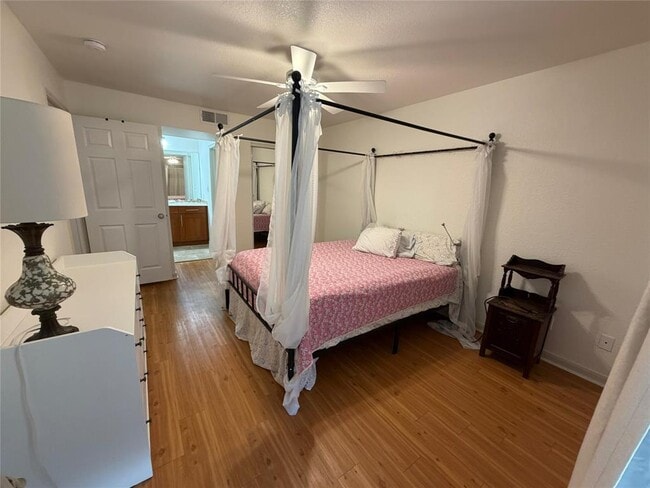 Building Photo - 7685 Northcross Dr