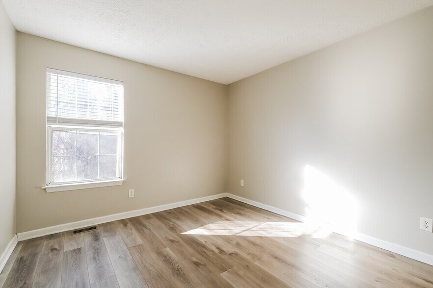 Building Photo - 100 Old Surrey Ct