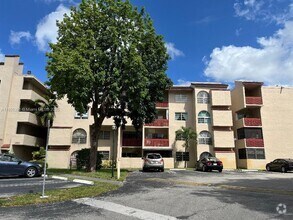 Building Photo - 10651 SW 108th Ave