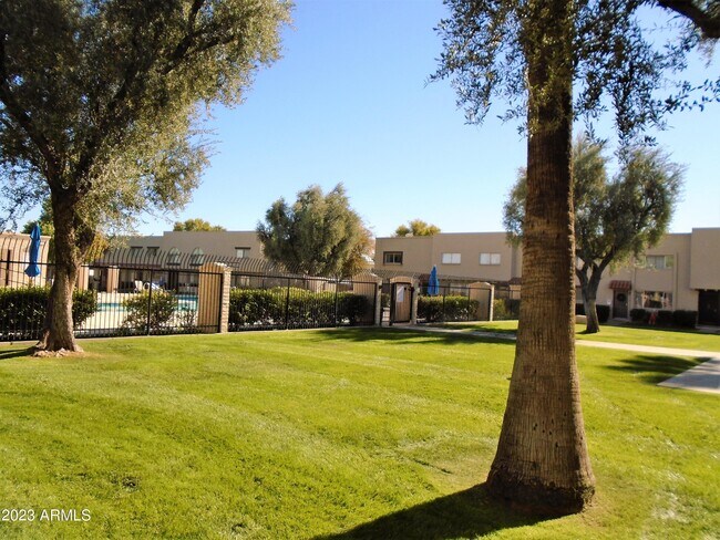 Building Photo - 6933 E Osborn Rd