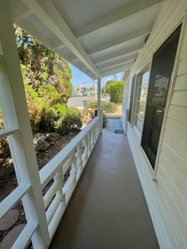 Building Photo - Gorgeous, fully remodeled house