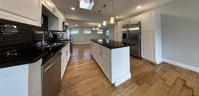 Building Photo - 9401 88th Way N