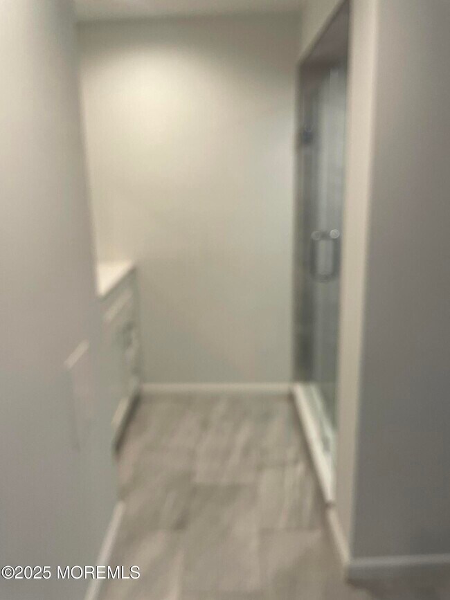 Building Photo - 127 Hulick St