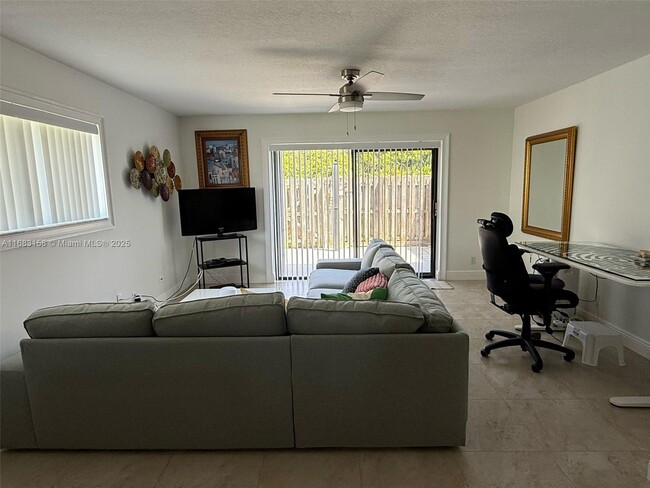 Building Photo - 9411 S Ocean Dr